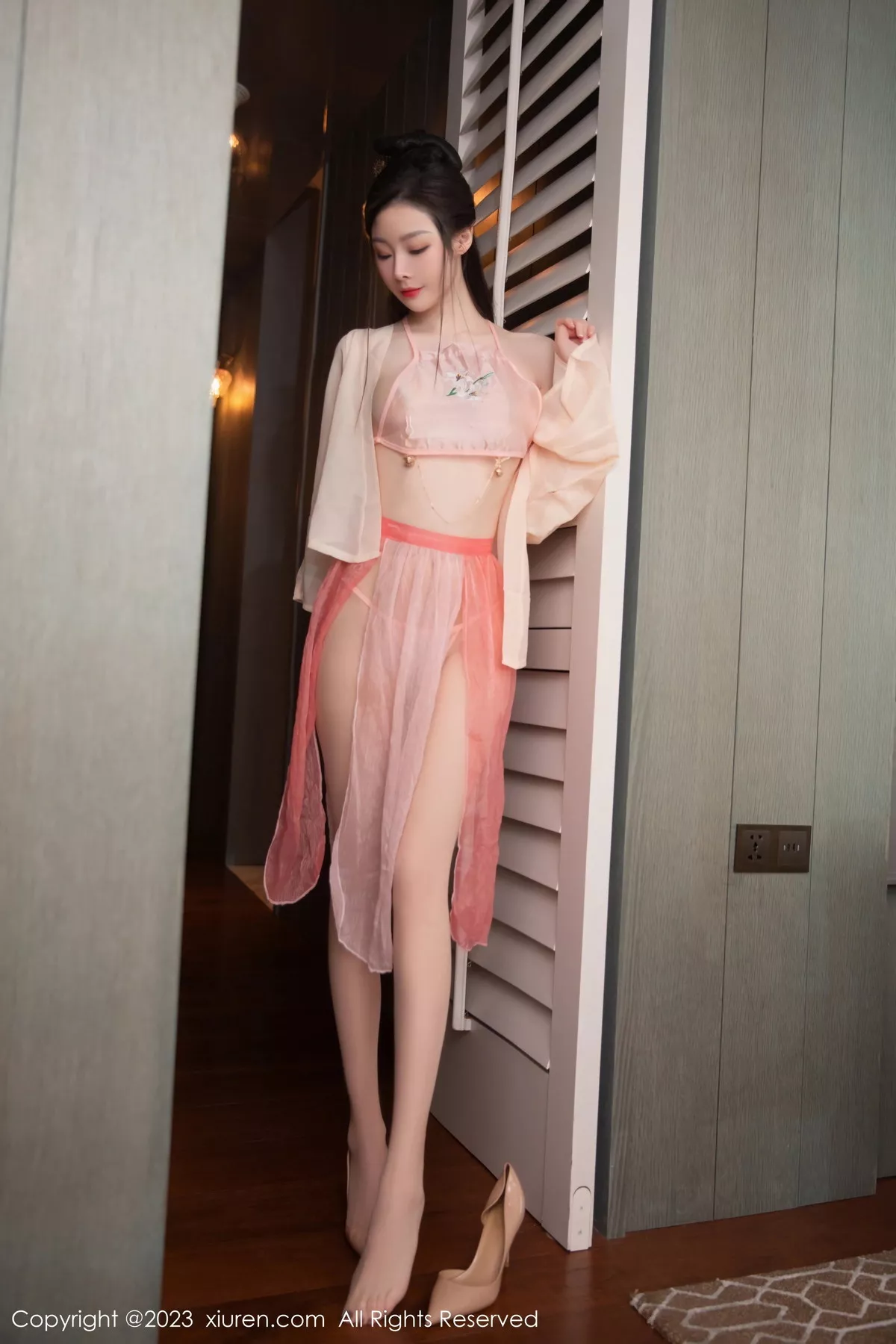 [XiuRen秀人网]第7075期是小逗逗写真-秀人资源网